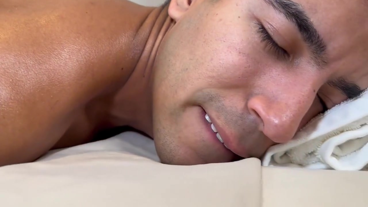 Twink Gets Wrenched During Massage With A New Masseur