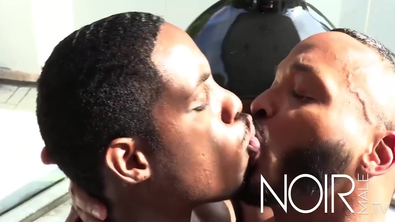 Gay Porn - I Take A Shower With My Best Black Friend 10 Min