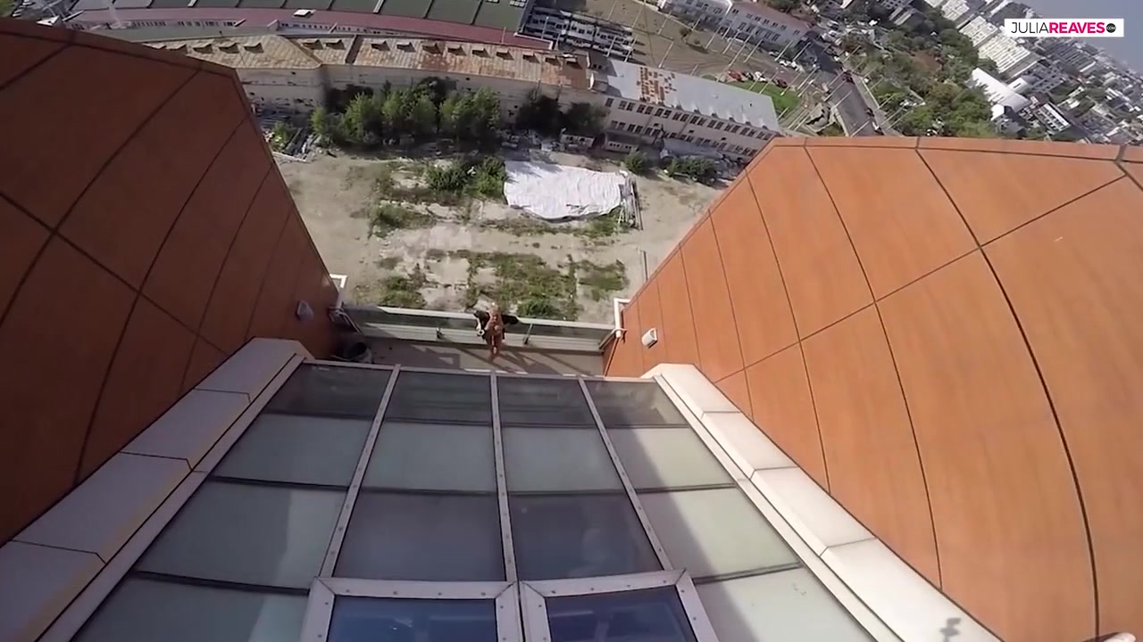 I Piss For You On My Balcony, Everyone Can Watch Me