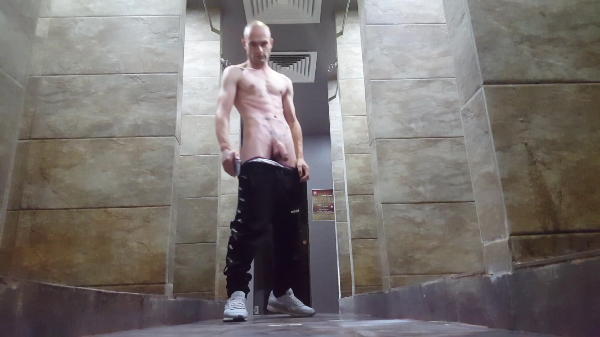 4k Video. Me Showing Off In Public Floor. Toned Ripped Body. Flexing