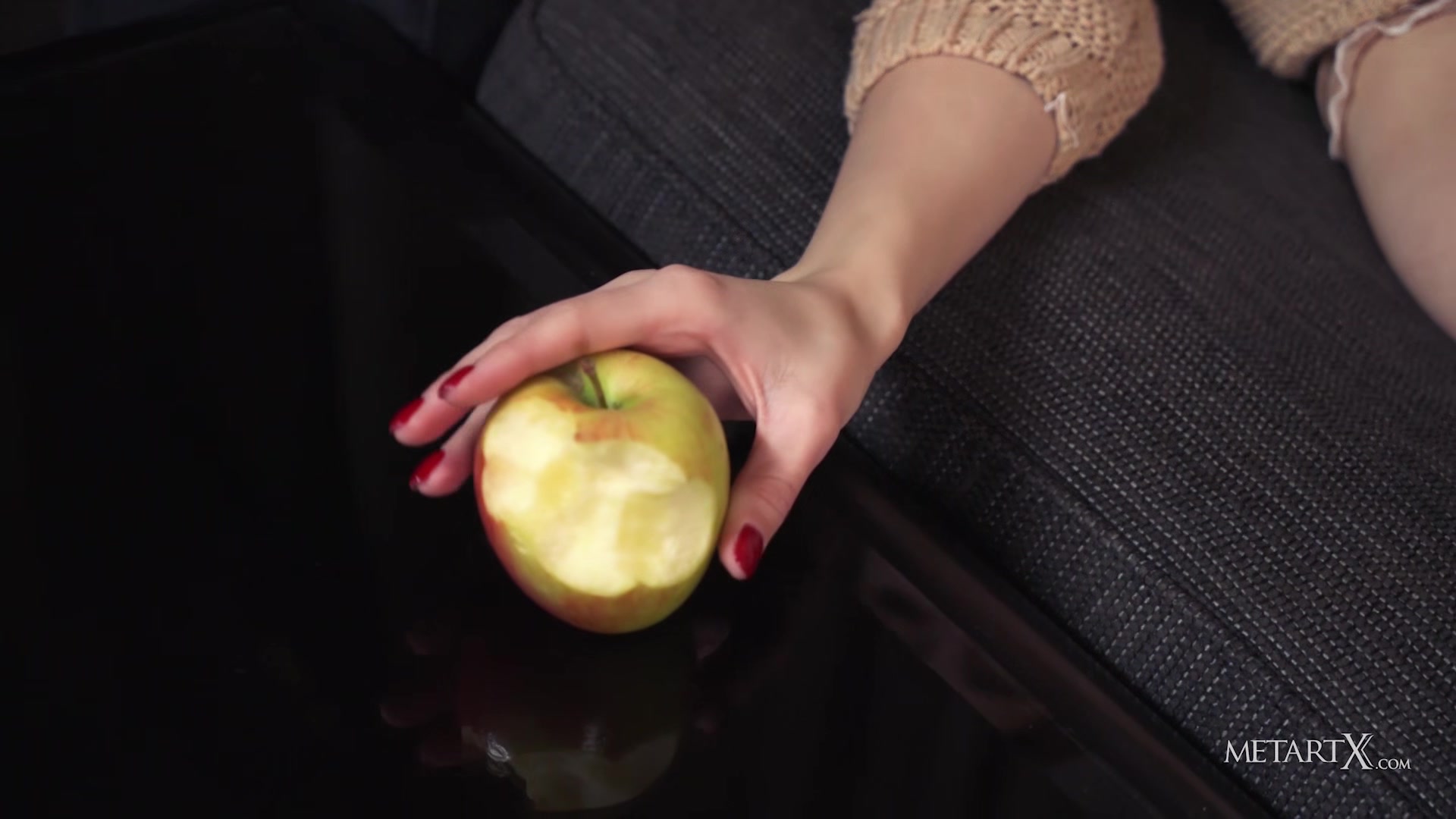 Fruitful Day - Alice Shea - MetartX