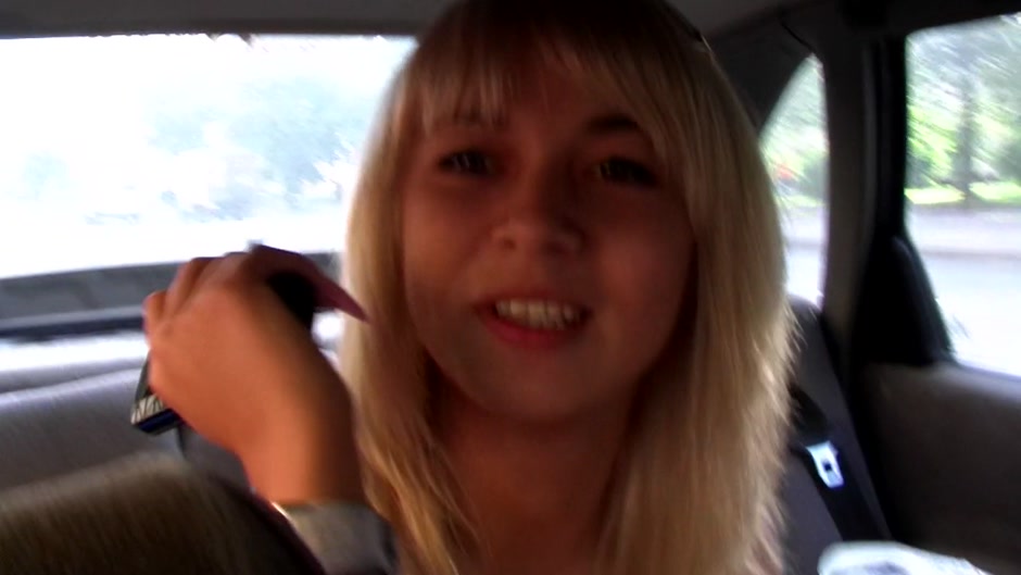 Daisy in hot chick and a horny guy enjoy street fucking