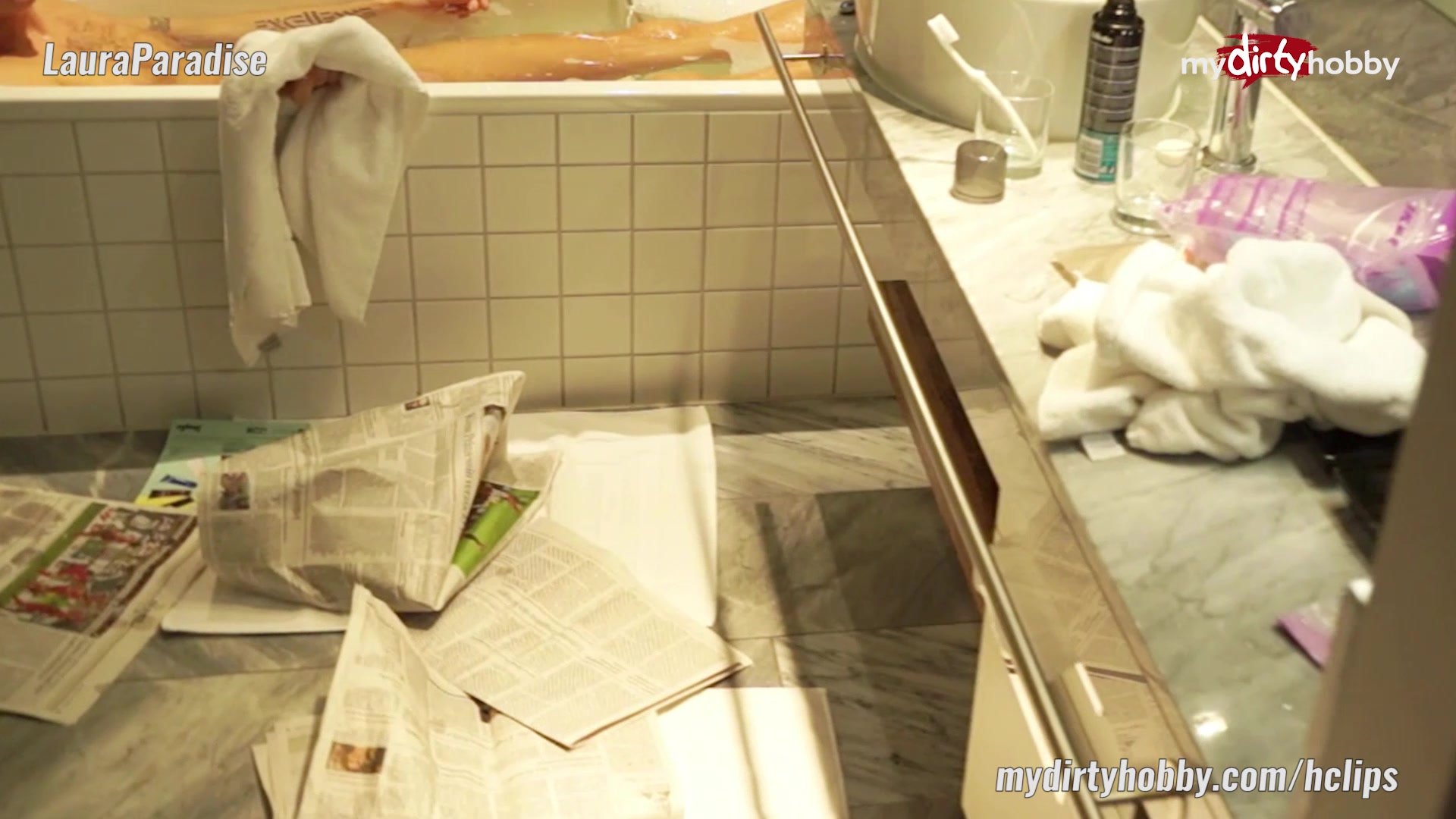 My Dirty Hobby - LauraParadise im Bad abgeblasen