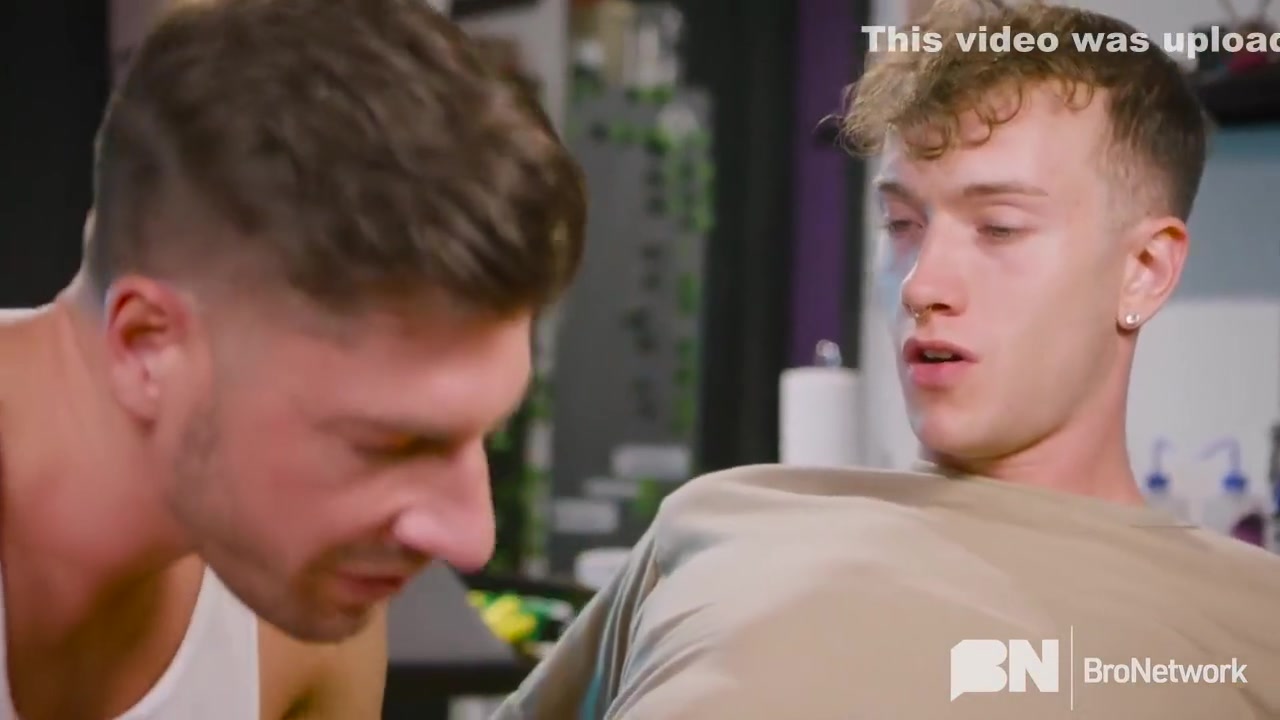 A Bold Move For Finns Butt & Leg Tattoo With Jordan Starr And Finn August