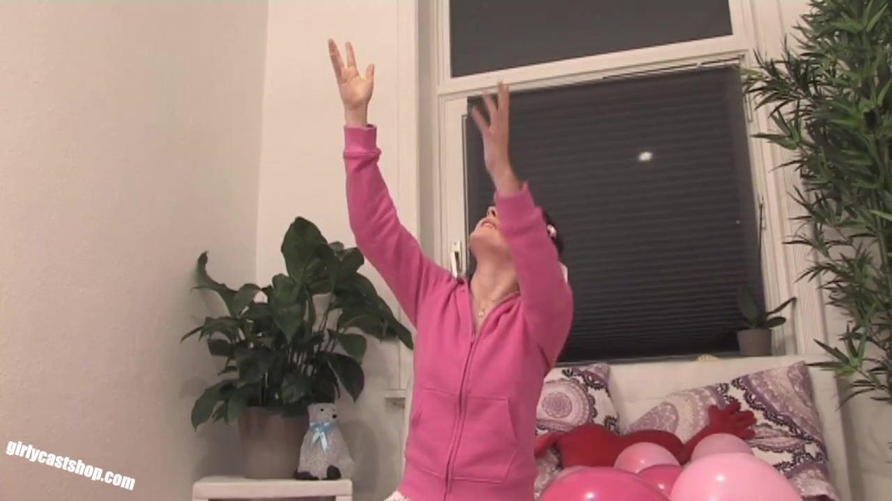 teen 18+ Jennin Plays With Balloons