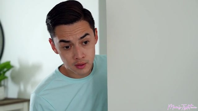 Stepmoms Yoga Poses Bring Me To My Knees - S2:E6 - Momlover