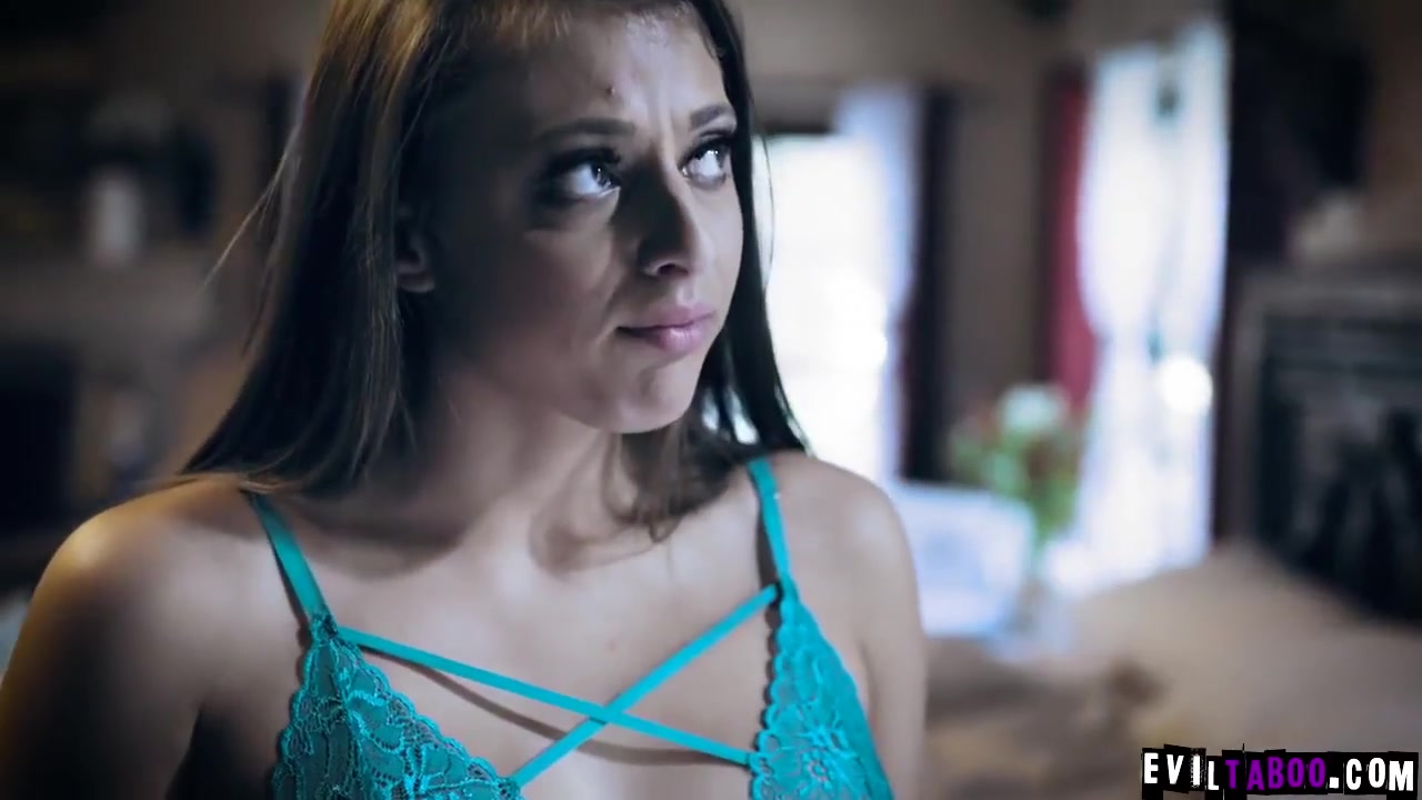Naive teen 18+ And Fucked By A Poser