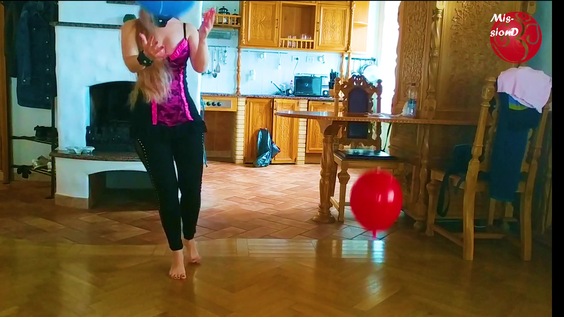 Foot Model With Balloons - Sex Movies Featuring Findom Goaldigger