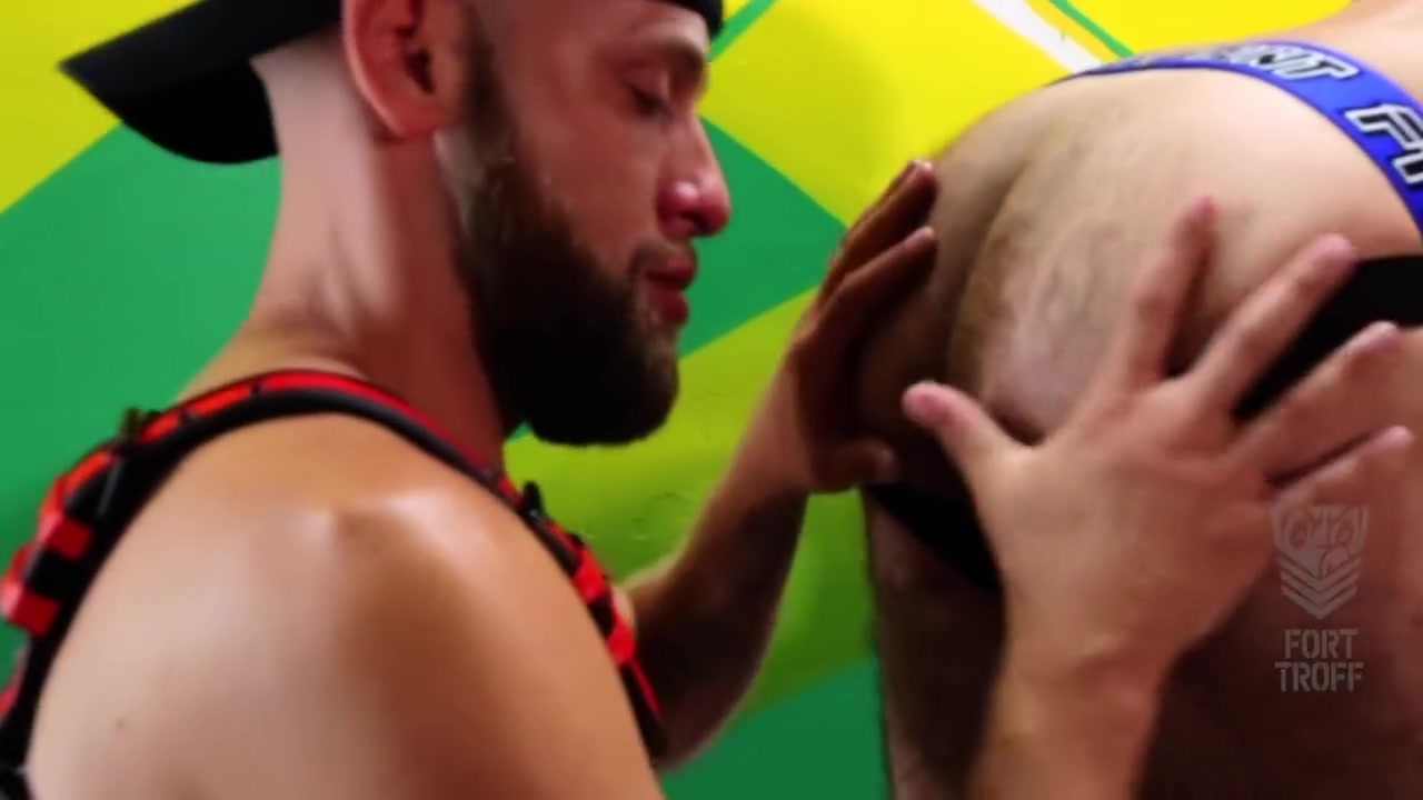 Full Video Pig Roaster 7 Min With Tony Salas And Eden Daniels