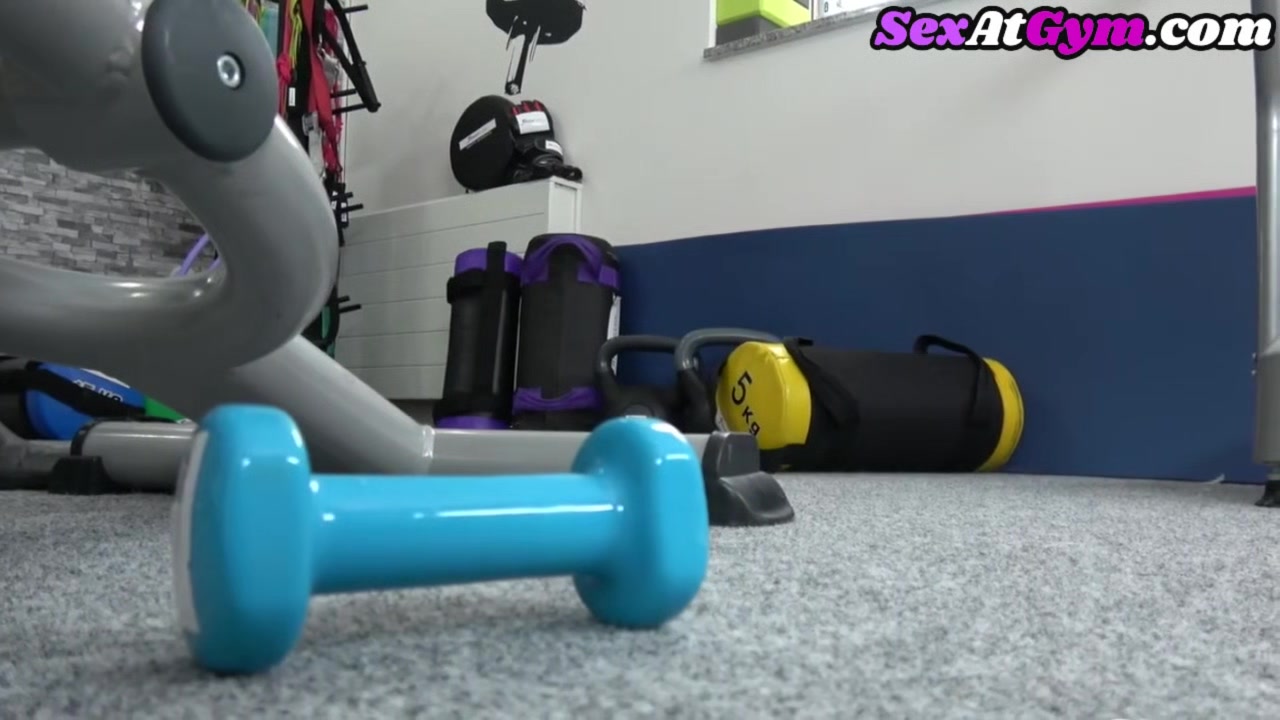 Gym babe gets pussybanged by cocksucked BWC after training