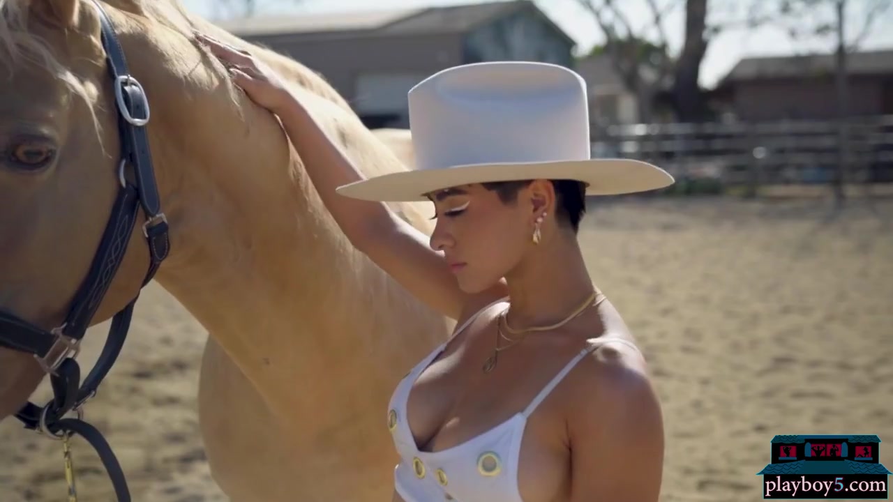 Curvy Latina Likes To Ride - Mia Valentine