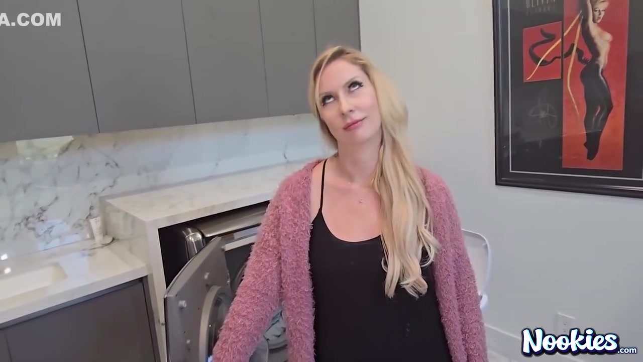 Nookies - Hot Housewife Fucked Outdoors - Sydney Paige
