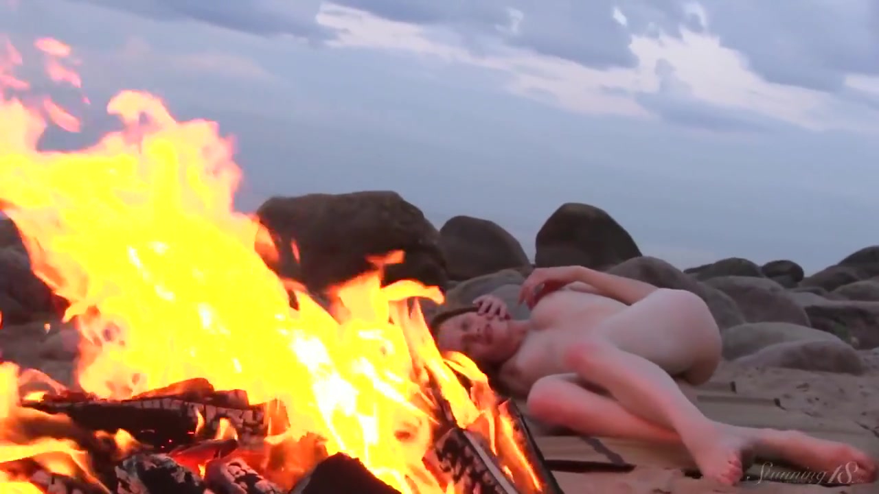 Beach Beauty Nicole Her Super Hot Naked Body By The Fire!