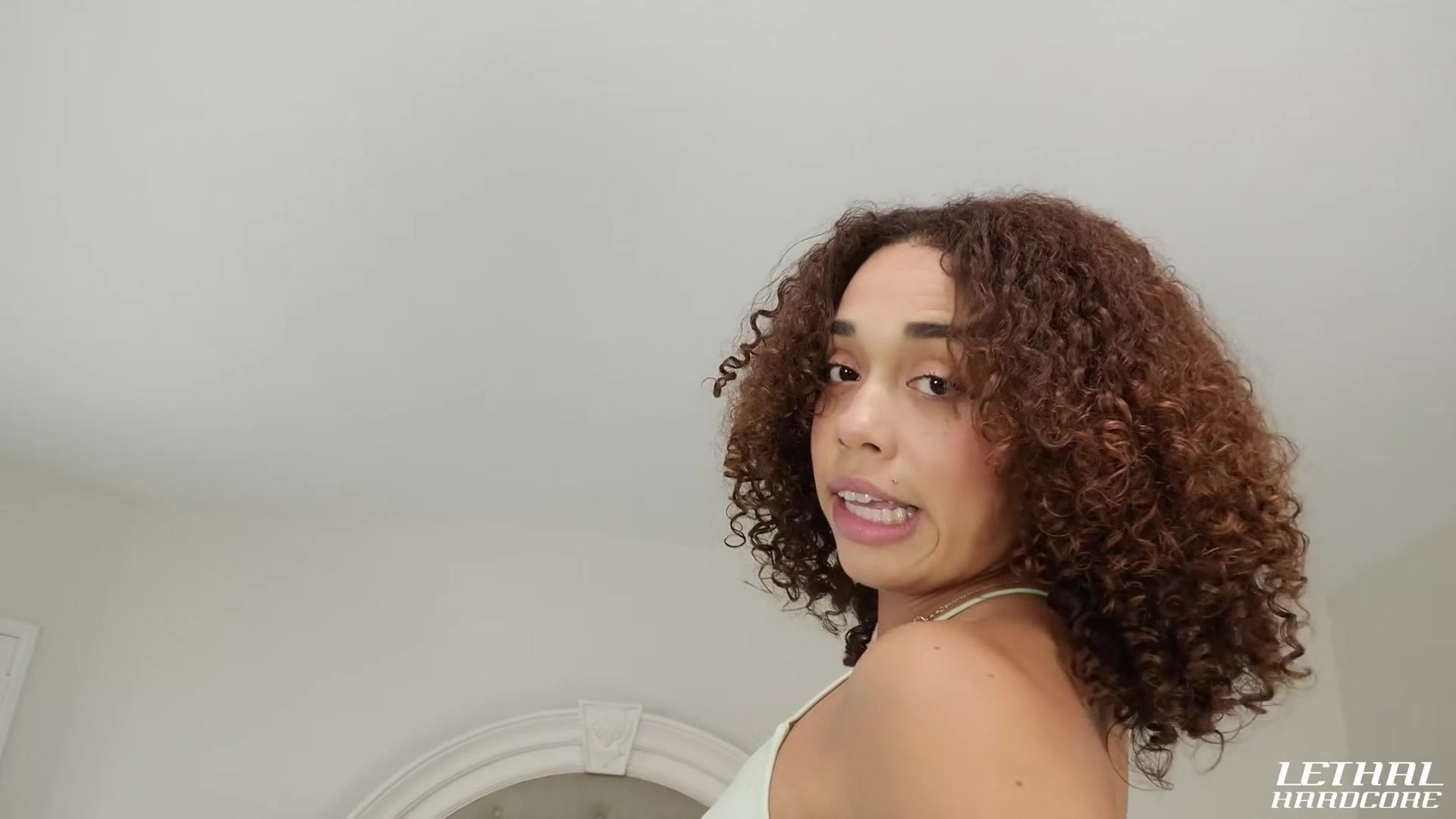 Willow Twerks Her Thicc Rump On Cock