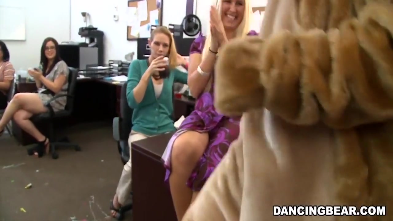 Girls Gone Wild In Cfnm Office Party Cock Blowout With Big Dick Male Strippers (db9442) 5 Min