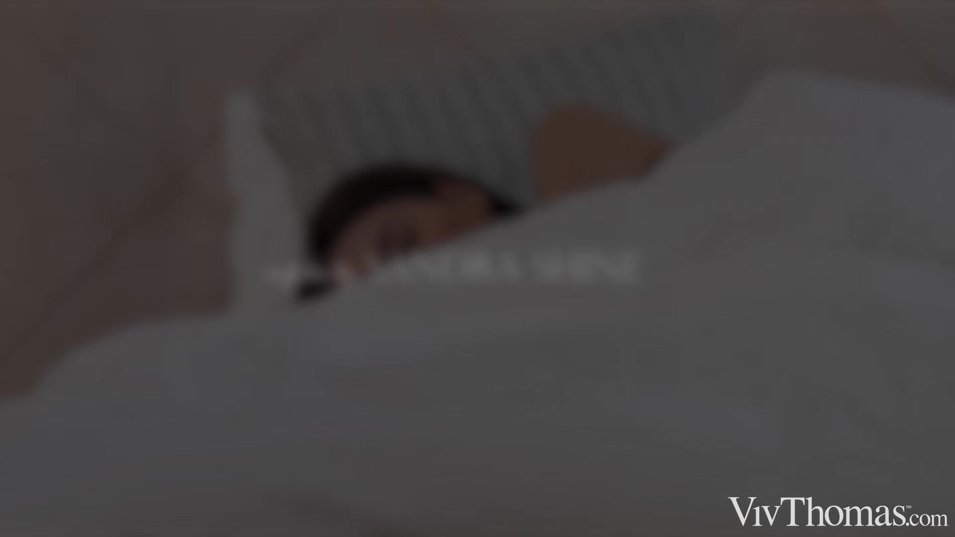 Budding Romance - Sarah Cute & Zazie S - VivThomas