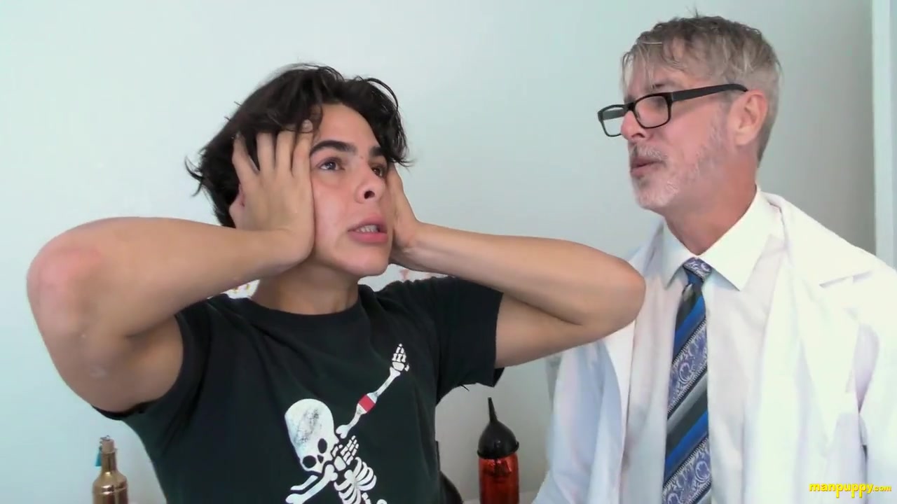 Julian Jaden Gets A Lesson From Doctor Lennox