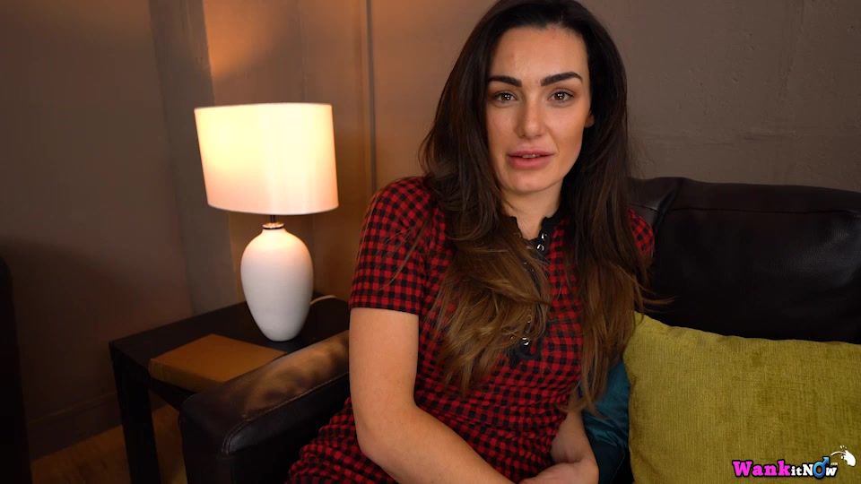 Laura - Little Game - Sexy Videos - WankitNow