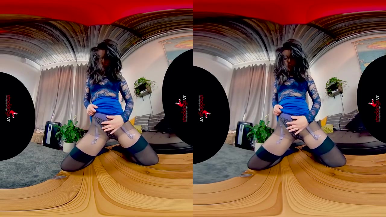 Virtual Reality - Escape To A Sensual Nylon World