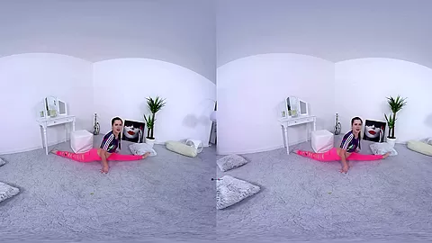 Cassie Fire Stretching Like A Real Gymnast - VirtualXPorn