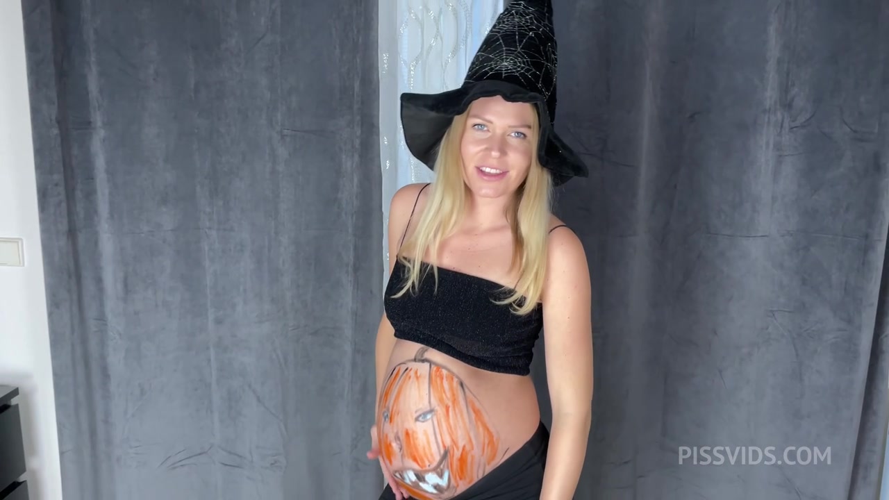 WET HALLOWEEN-PISS FOUNTAIN-ass-double cumshots - PissVids