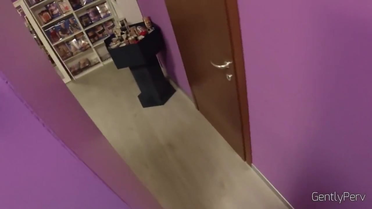 Desideria Sexshop Adventure Pt3 Troia Della Commessa Mi Fa Sborrare Nel Camerino
