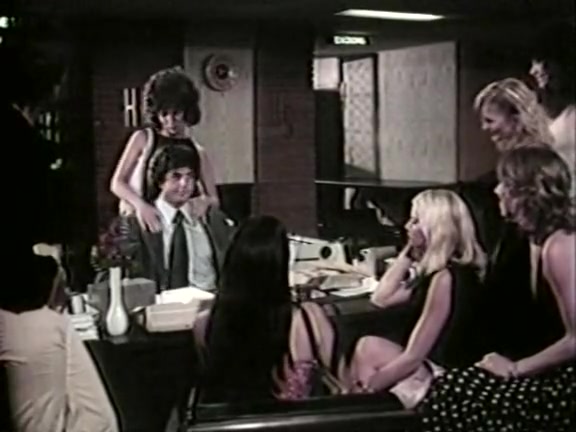 Amber Lynn, Tiffany Clark, Ashley Welles in vintage sex video