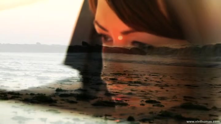 Sunrise Lovers - Nicole Smith & Taylor Shay - VivThomas