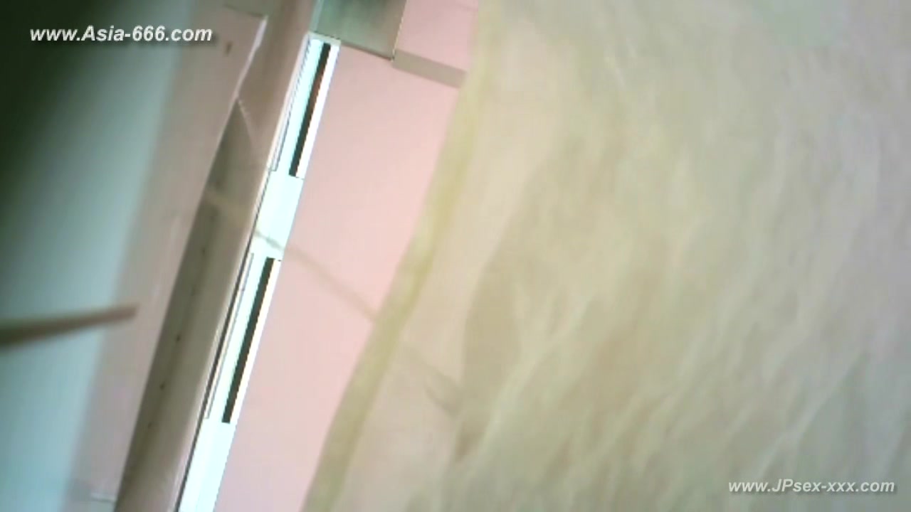 chinese girls go to toilet.***