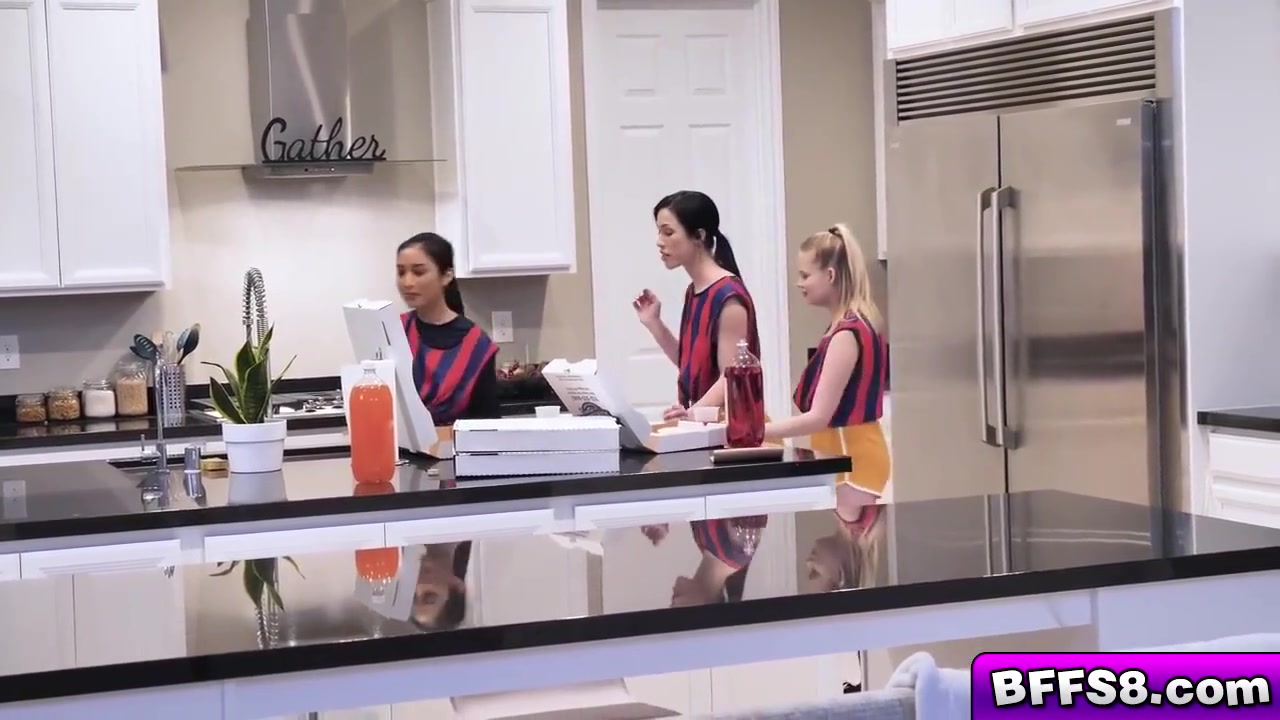 teens 18+ Giving Coach A Special Thank You - Diana Grace, Coco Lovelock And Avery Black
