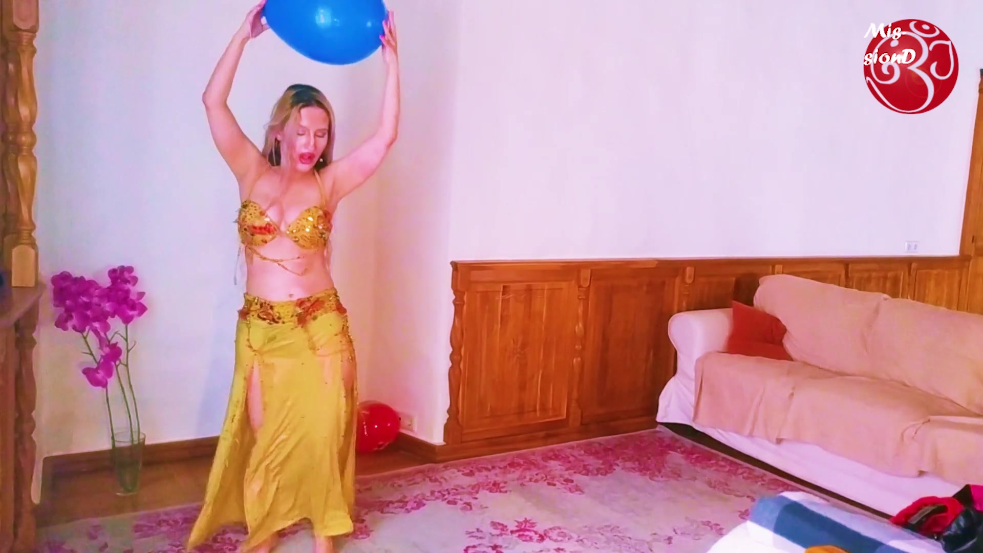 Balloons Goddess - Sex Movies Featuring Findom Goaldigger