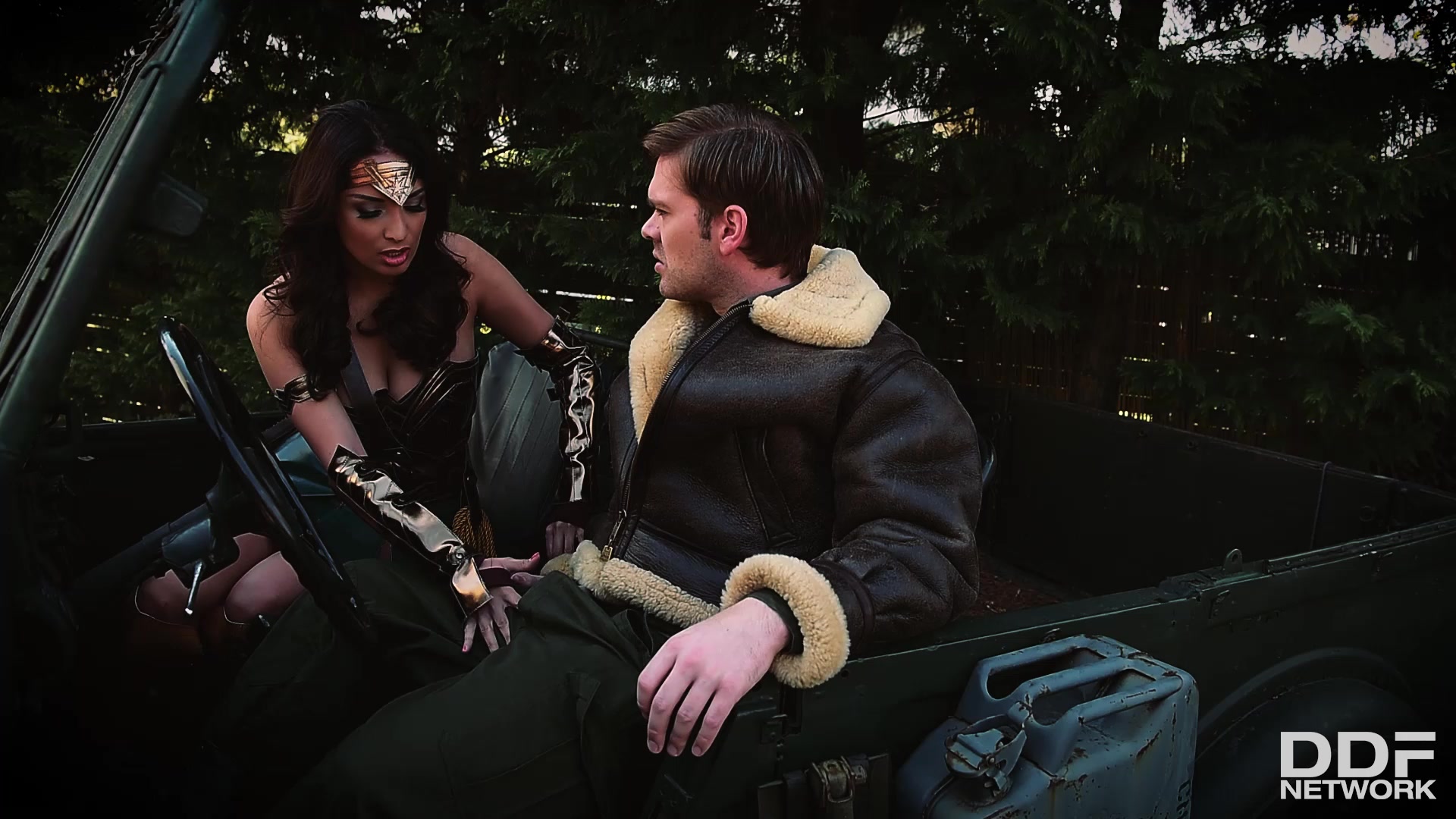 Wonder Woman XXX Parody: Anal Encounter - PornWorld