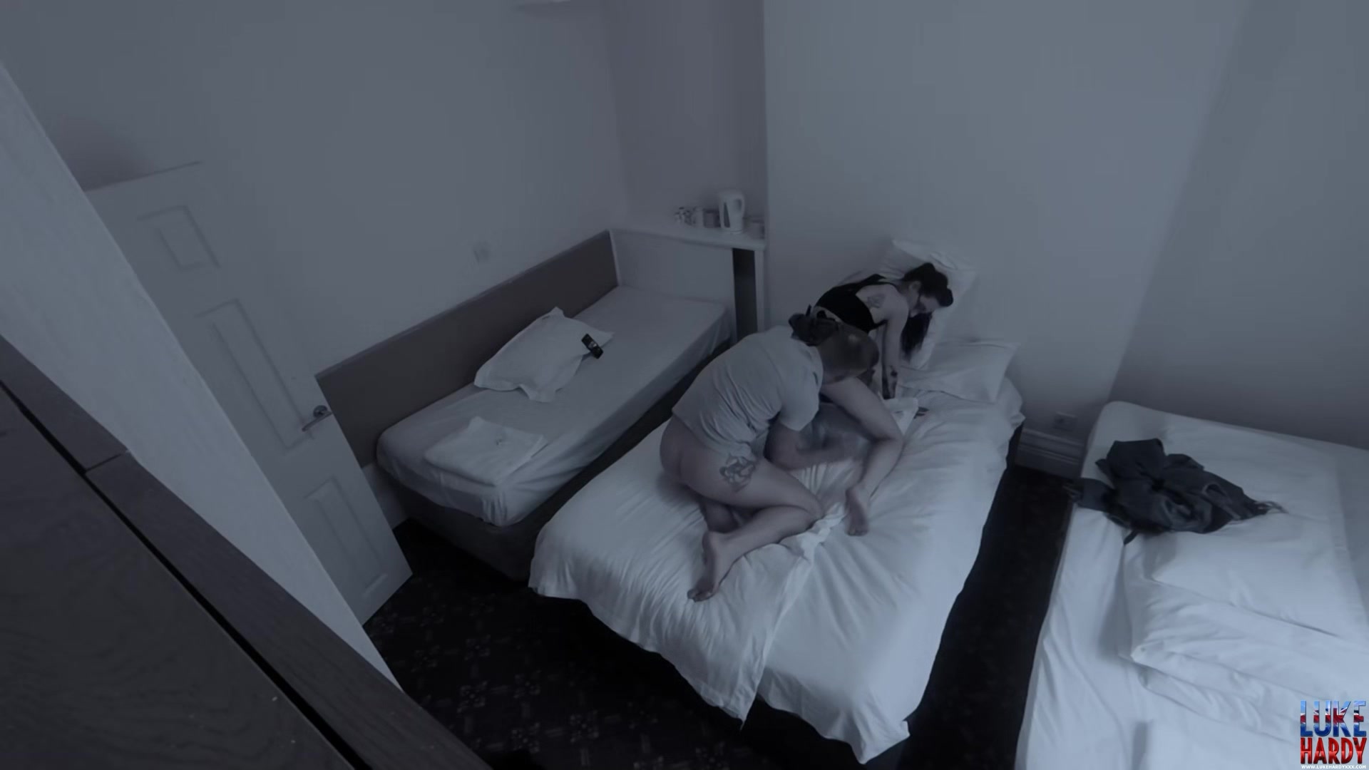 LUKE HARDY - CCTV fuck - Demona Dragon