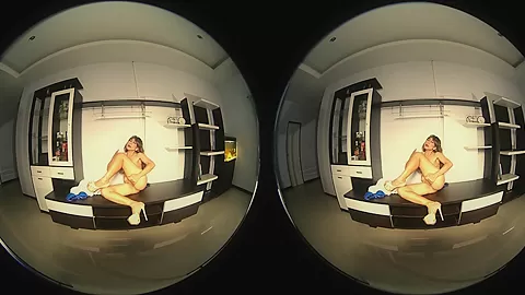 Masturbation And Deep Fingering In Bald Pussy - VRPussyVision