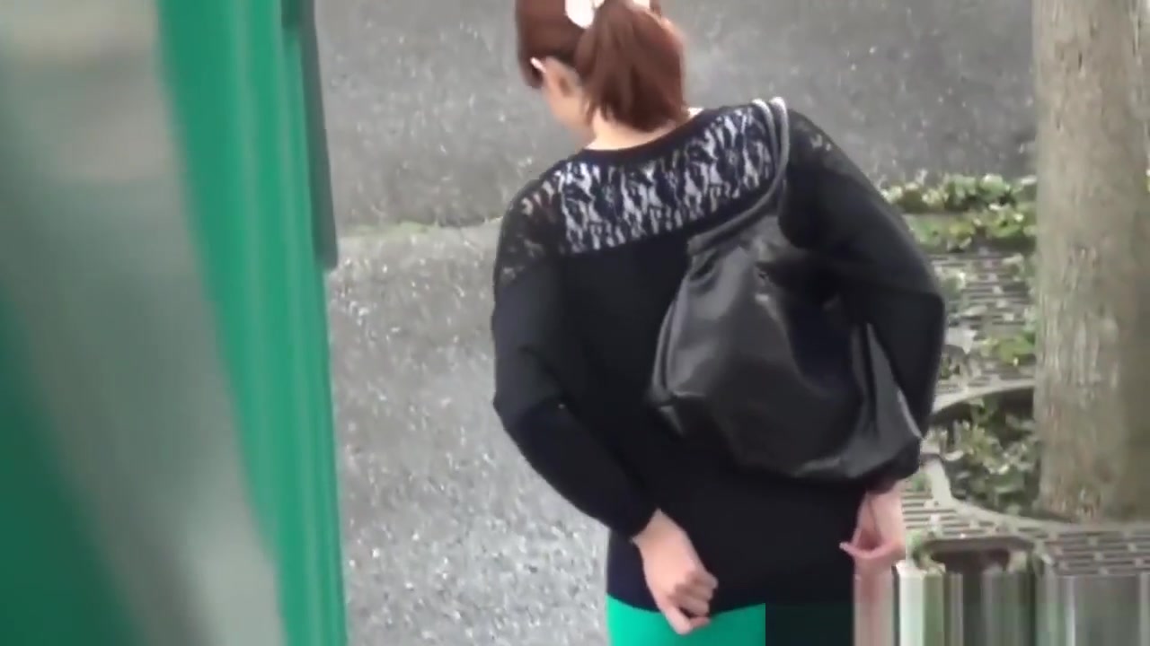 Japan Babes Piss Outdoors