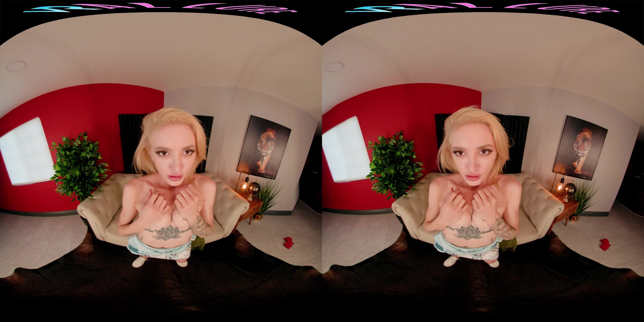 Skinny tattooed blonde gets off with her toys in VR