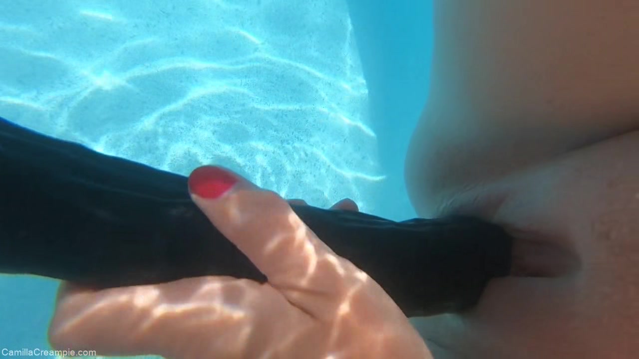 Trying Out A Double Ended Dildo Underwater With Cheyenne - Camillacreampie
