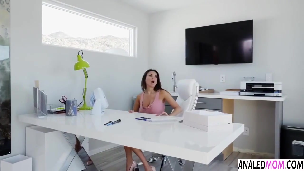 Brunette Milf Gets Ashsole Banged On The Ta - Anissa Kate