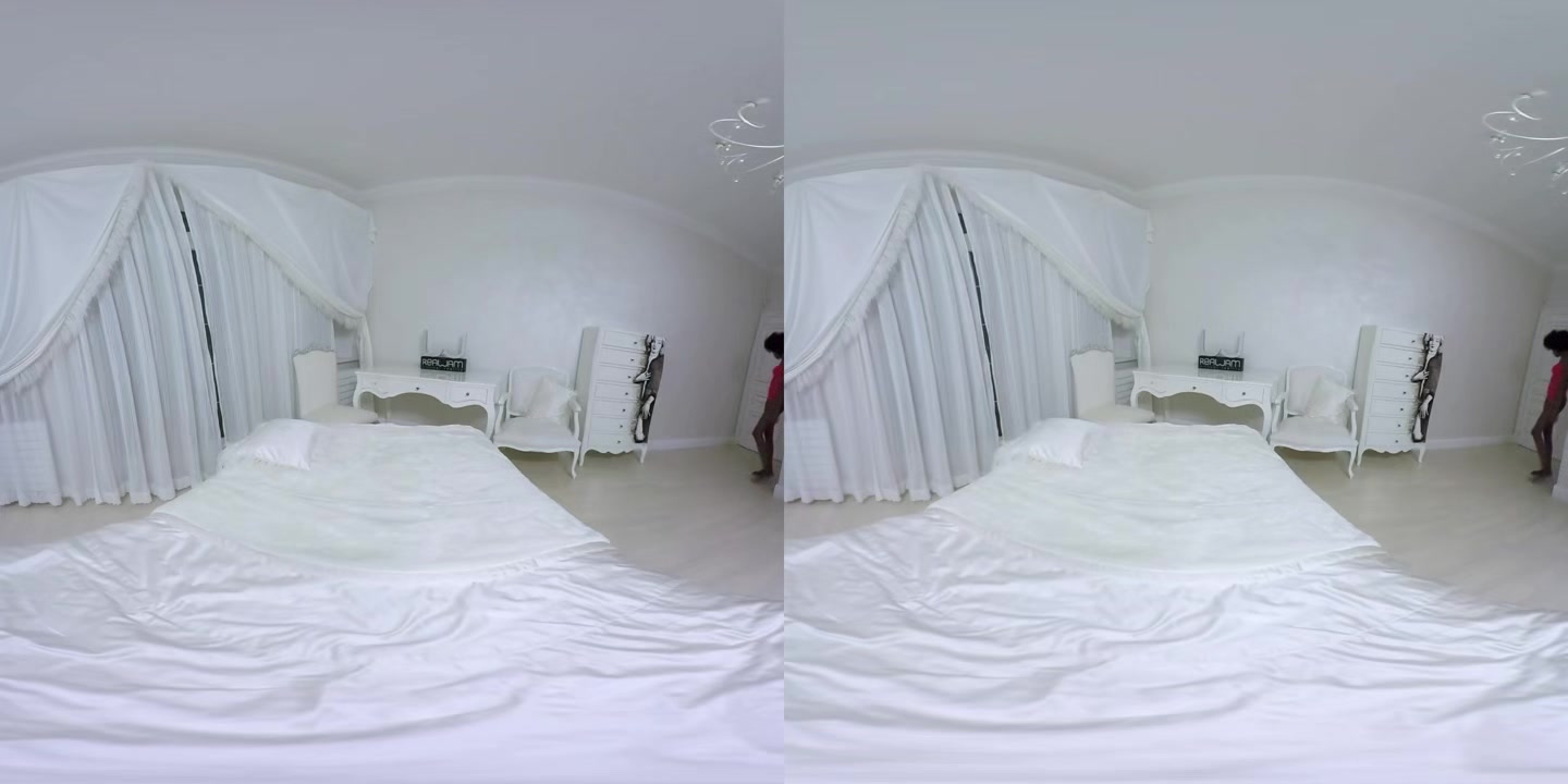 Luna on the Bed