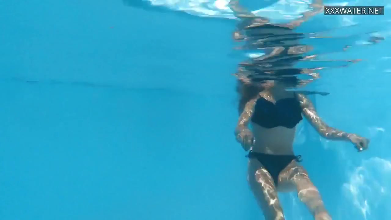 Hottest Petite Tightest Babe Underwater - Bonnie Dolce