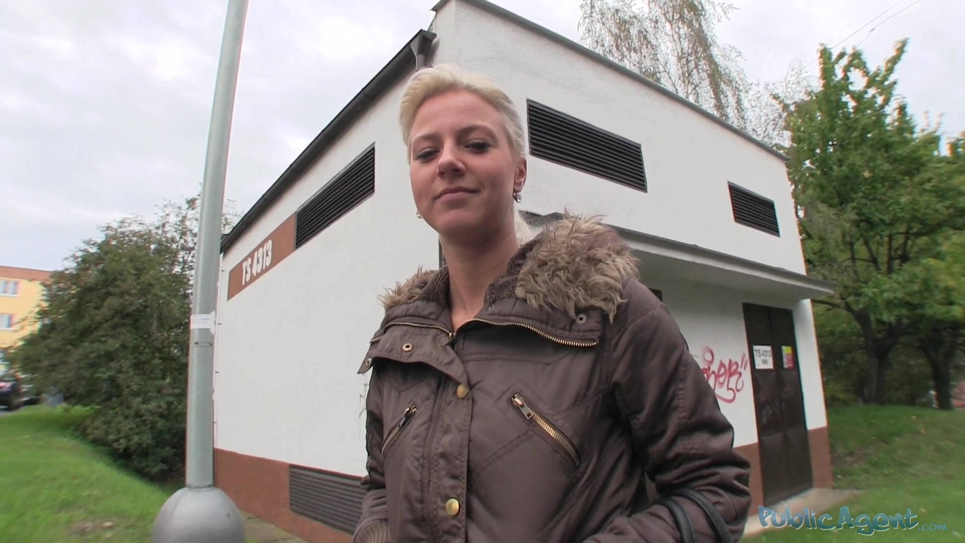 PublicAgent Clip. Nicole