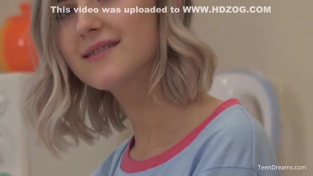 Eva Elfie - 18 Year Old Eva Masturbating With Her Milk