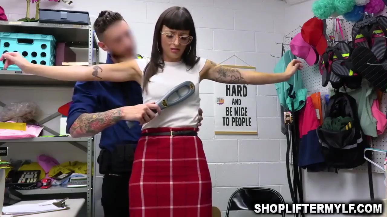Billys Deep Cavity Search Turns Into Fucking Charlie