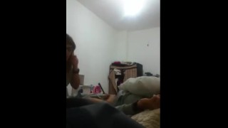 Evde doktorculuk oynayan Pınar - Türkçe Porno