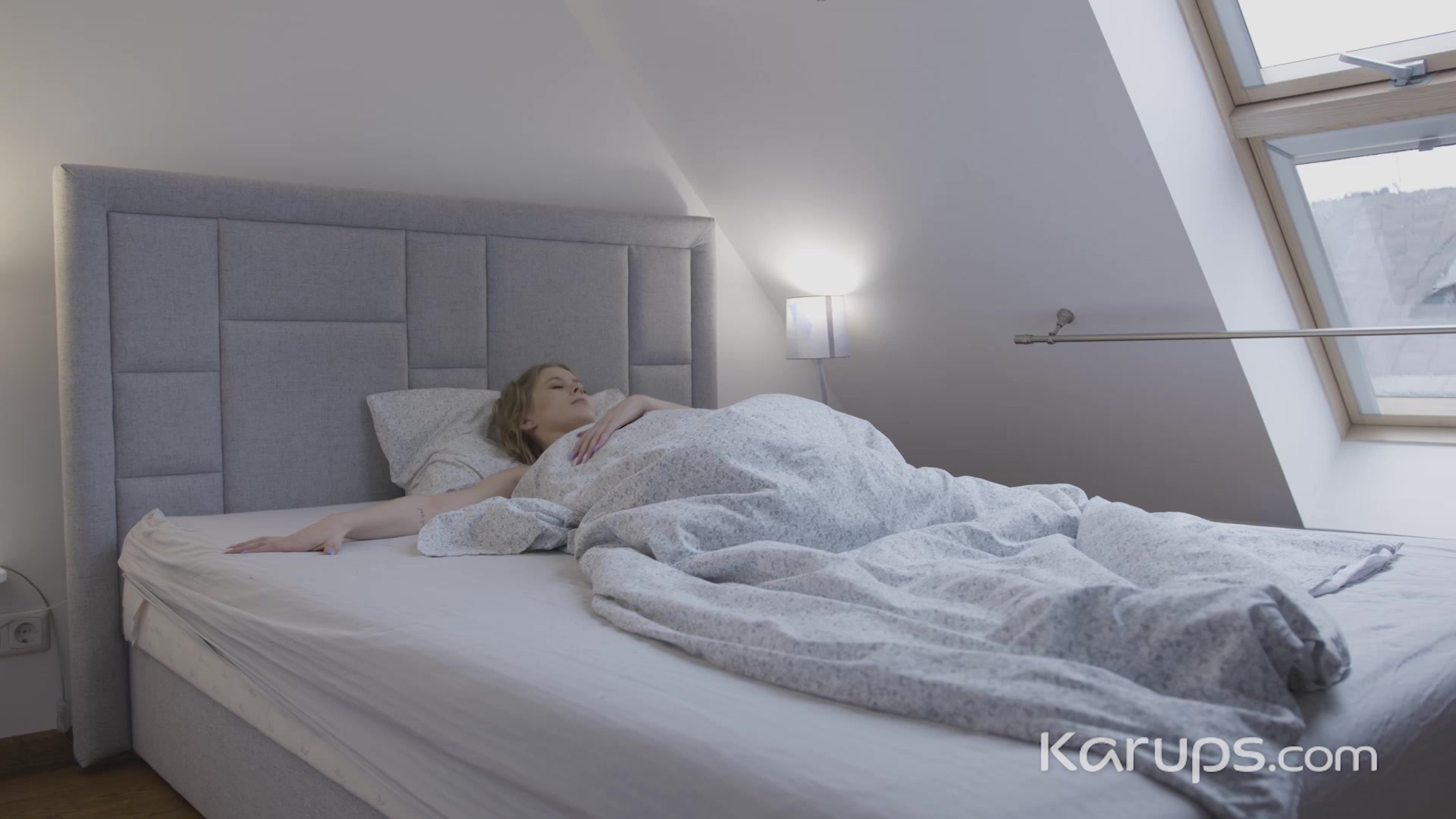 Eyla Moore - Karups