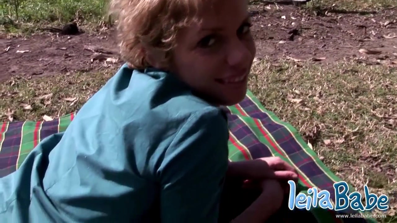 Leila Babe Outdoor Nude with big breast and teasing