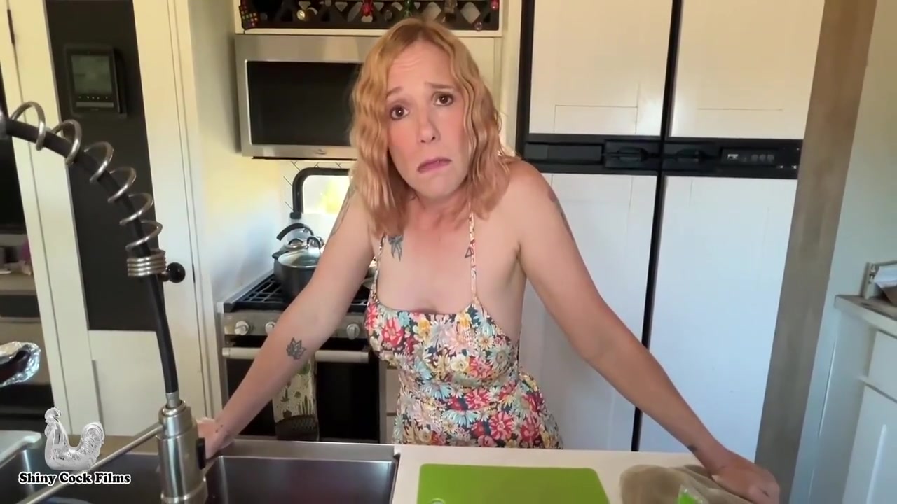 Wade Cane And Jane Cane - Helping My Stepmoms Holiday Stress Shiny Cock Films 6 Min