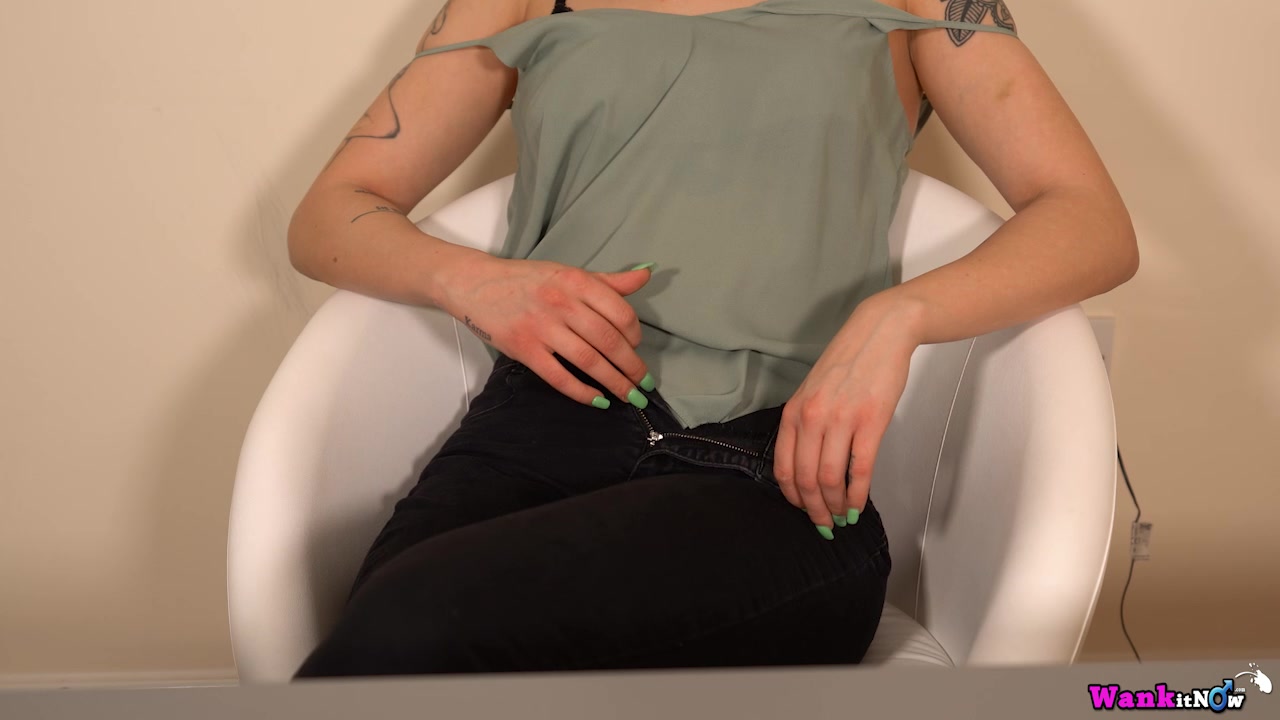 Keeley - My Favourite student 18+ - Sexy Videos - WankitNow