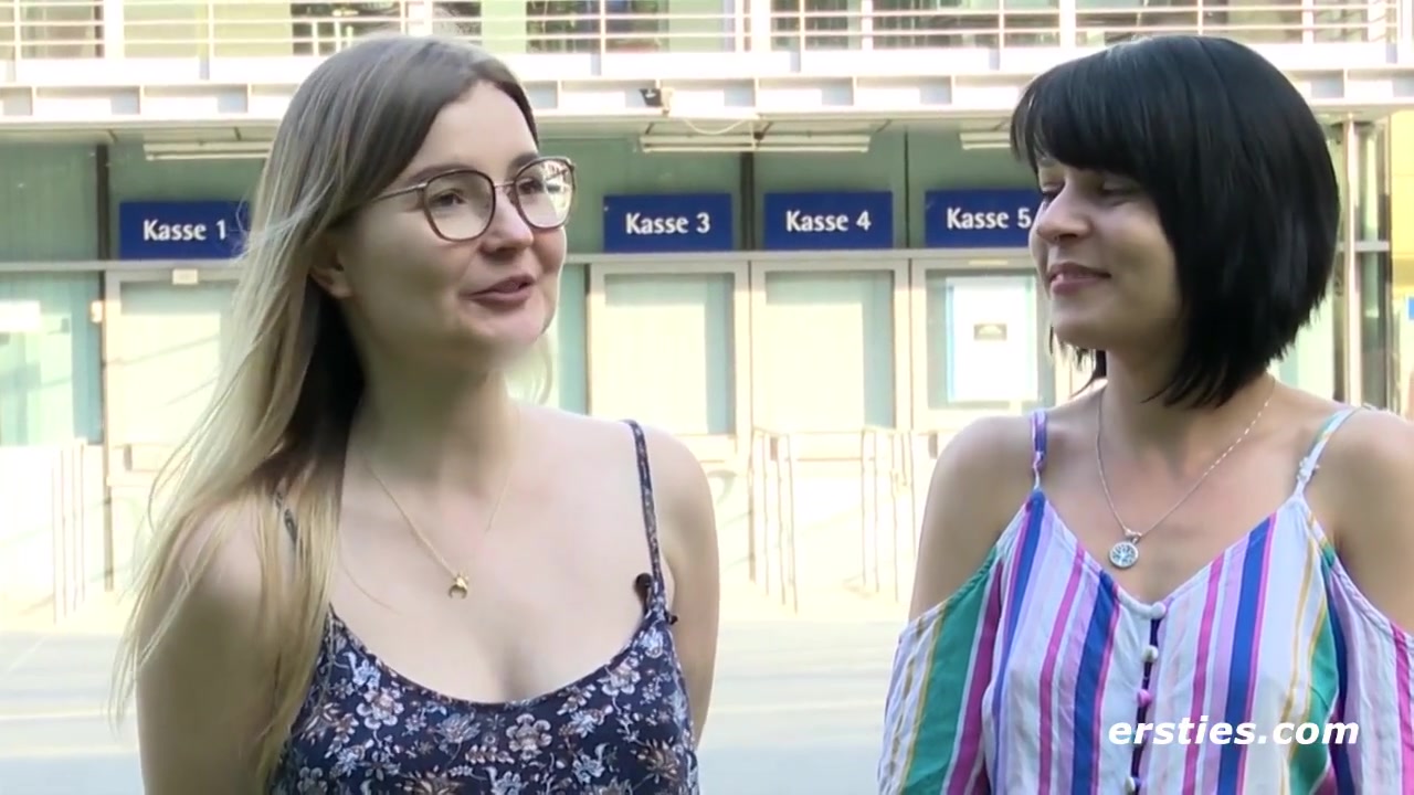 Heibes Treffen In Berlin Zwischen Emily Und Marie
