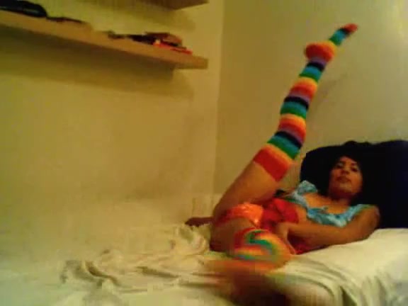 Naughty college girl invites her boyfriend in her dorm room
